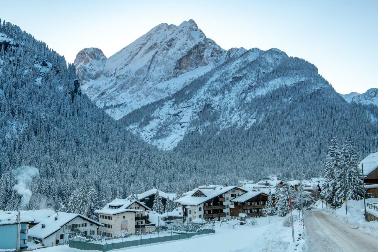 Hotel Alpe Canazei Exteriör bild